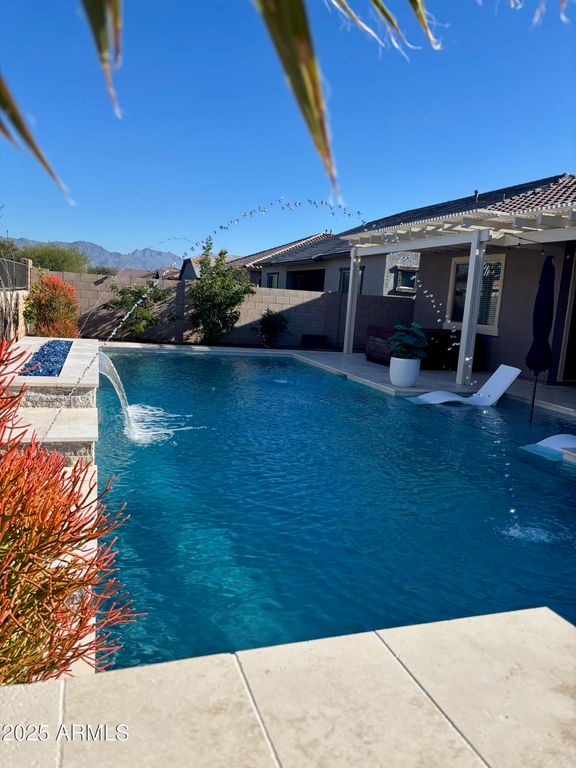 Image 30 of property listing at 18562 W Thistle Landing Drive, Goodyear, AZ 85338