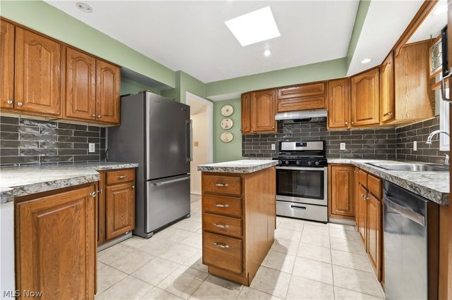 17382 W 130th Street, Strongsville, OH 44136