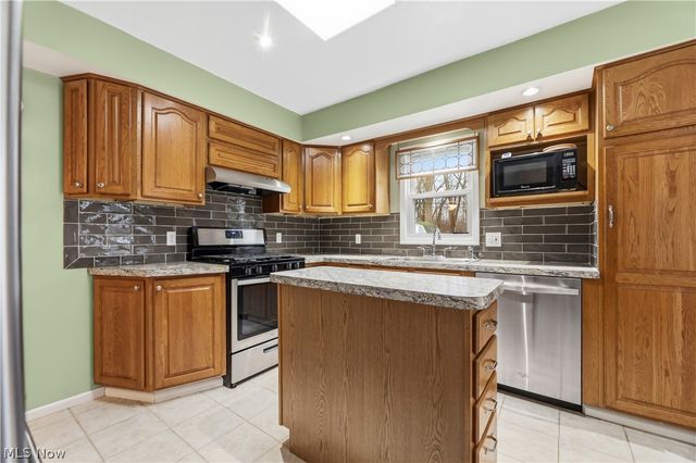 17382 W 130th Street, Strongsville, OH 44136