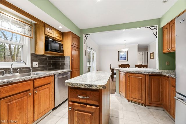 17382 W 130th Street, Strongsville, OH 44136