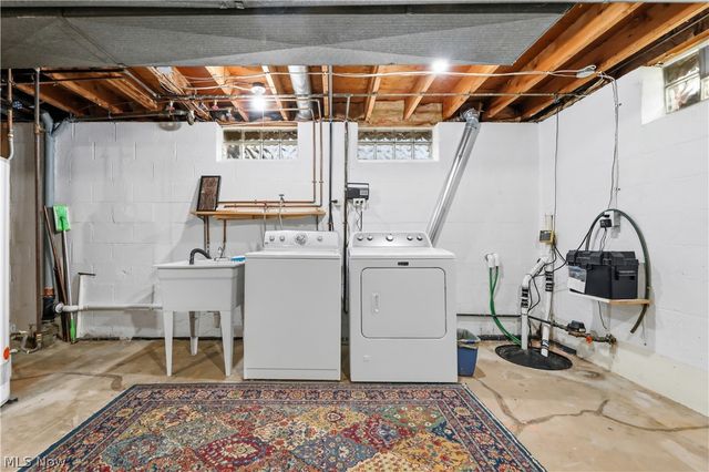 17382 W 130th Street, Strongsville, OH 44136