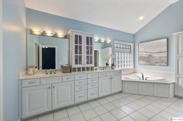 18103 Atlas Street, Omaha, NE 68130