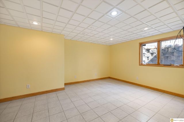 18103 Atlas Street, Omaha, NE 68130