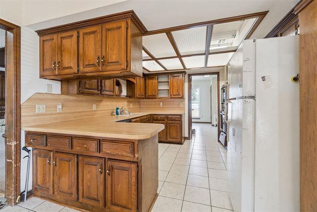 3600 Country Club, Moore, OK 73160