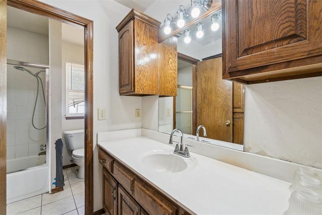 3600 Country Club, Moore, OK 73160