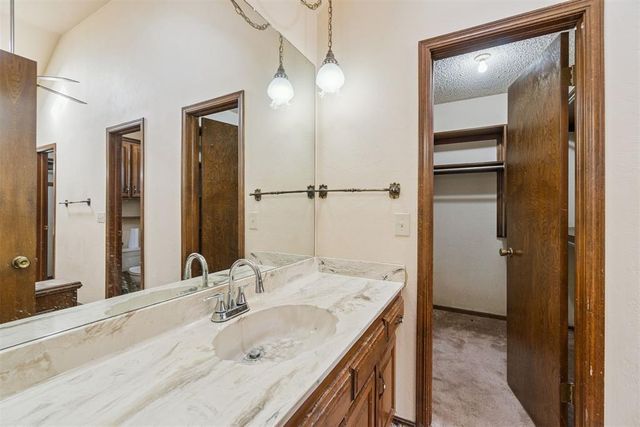 3600 Country Club, Moore, OK 73160