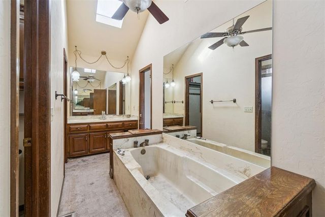 3600 Country Club, Moore, OK 73160