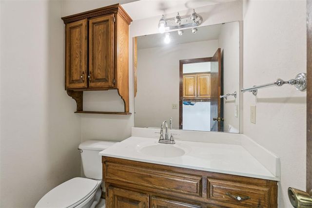 3600 Country Club, Moore, OK 73160