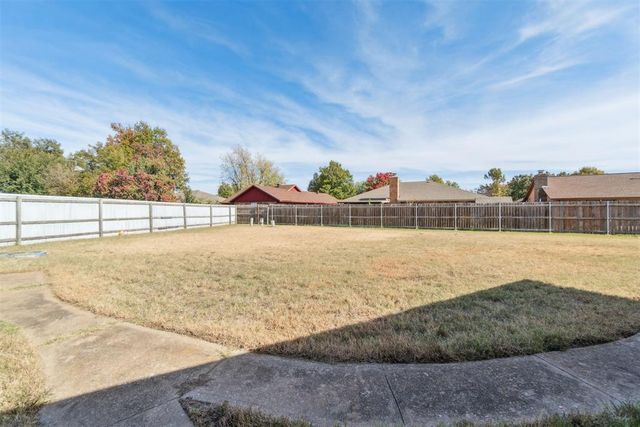 3600 Country Club, Moore, OK 73160