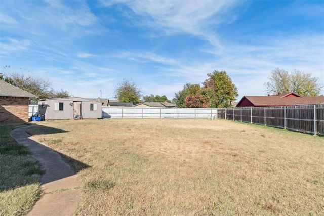 3600 Country Club, Moore, OK 73160