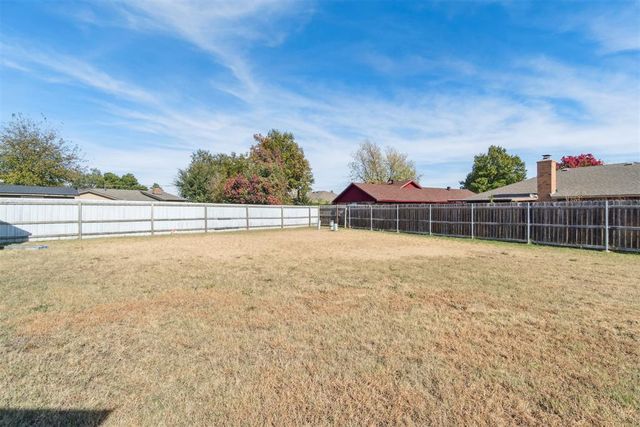 3600 Country Club, Moore, OK 73160