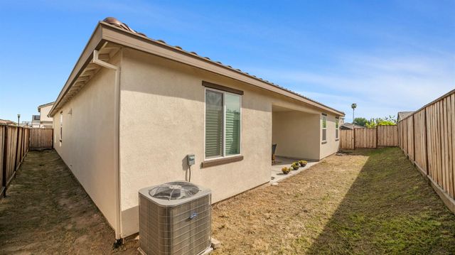 2524 Grove St, Lodi, CA 95242