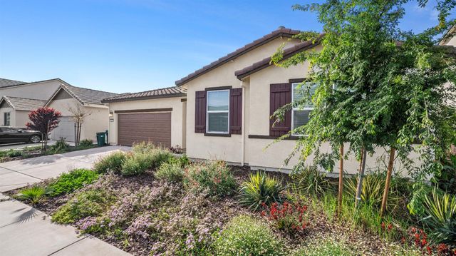 2524 Grove St, Lodi, CA 95242