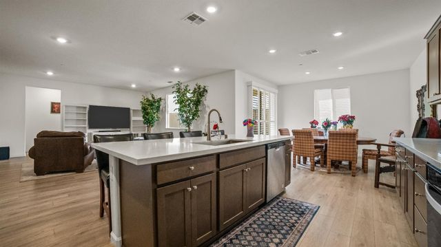 2524 Grove St, Lodi, CA 95242