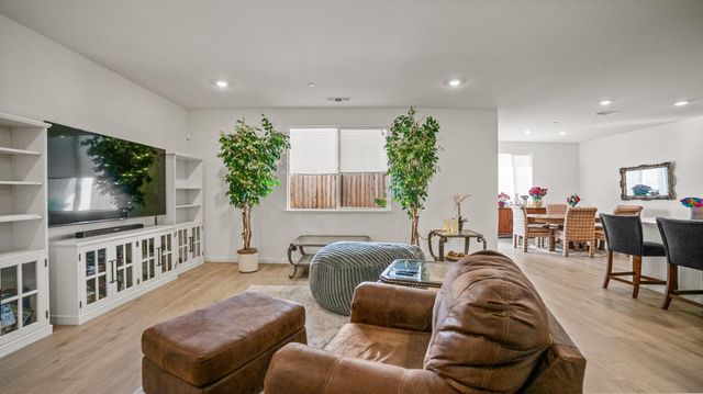 2524 Grove St, Lodi, CA 95242