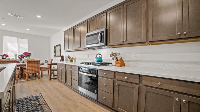 2524 Grove St, Lodi, CA 95242