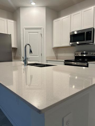 202 BRAVE ROAD, Davenport, FL 33837