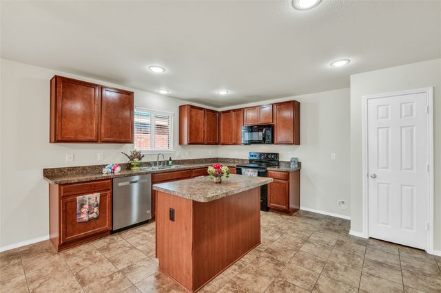 803 Underhill Drive, Arlington, TX 76002