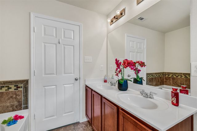 803 Underhill Drive, Arlington, TX 76002