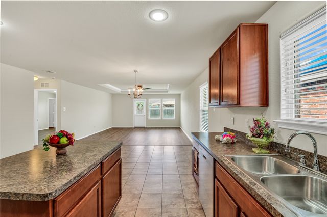 803 Underhill Drive, Arlington, TX 76002