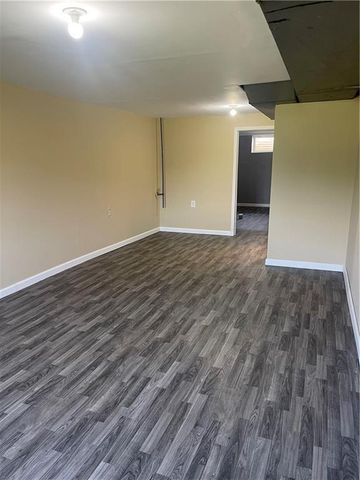 860 E Front Street, Kidder, MO 64649