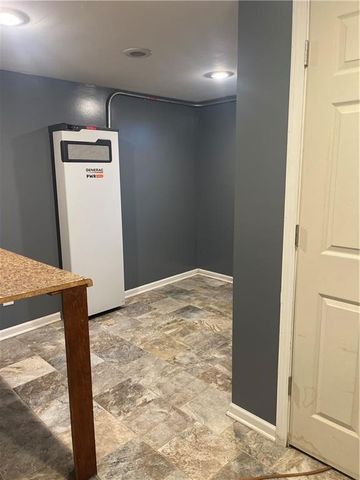 860 E Front Street, Kidder, MO 64649