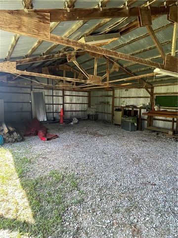 860 E Front Street, Kidder, MO 64649