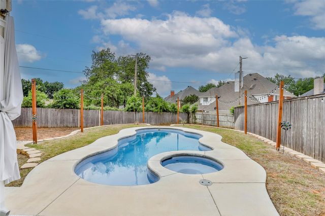 3910 Kingsferry Court, Arlington, TX 76016