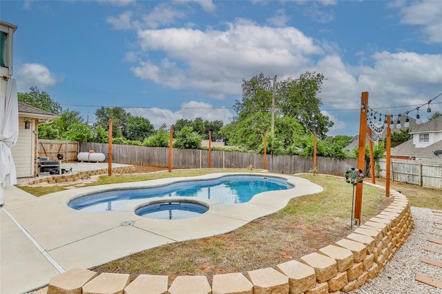 3910 Kingsferry Court, Arlington, TX 76016