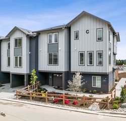 16830 20th Avenue W #F1, Lynnwood, WA 98037