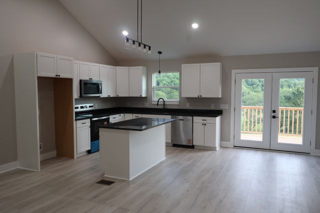 15 Wilkerson Hollow Ln, Brush Creek, TN 38547