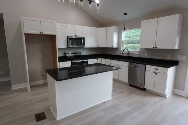 15 Wilkerson Hollow Ln, Brush Creek, TN 38547