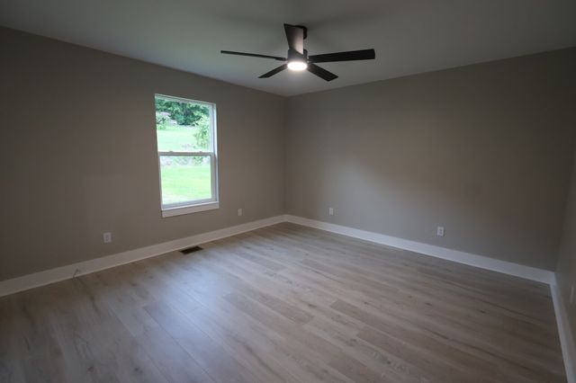 15 Wilkerson Hollow Ln, Brush Creek, TN 38547
