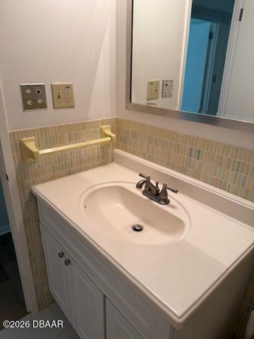 1224 S Peninsula Dr Apt 403, Daytona Beach, FL 32118