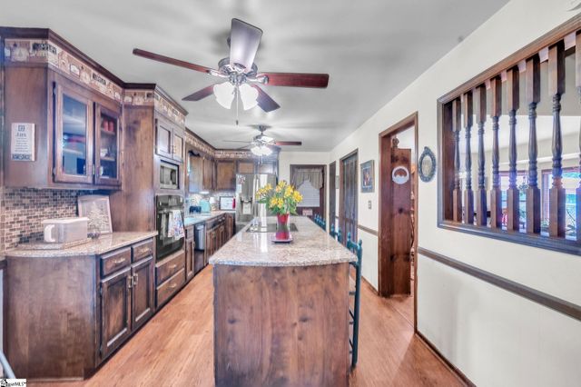 5 Dellbrook Court, Taylors, SC 29687