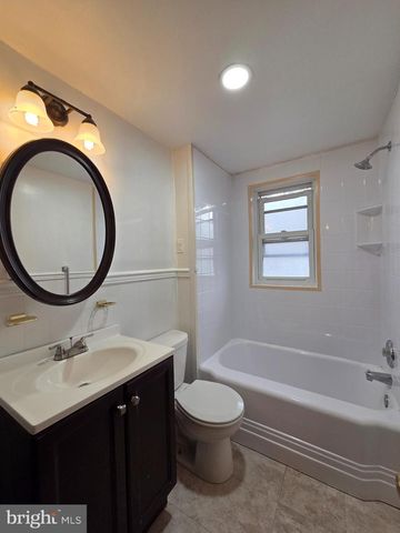 207 SPRUCE ST, West Reading, PA 19611