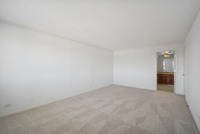 1695 2nd Street 402, Highland Park, IL 60035