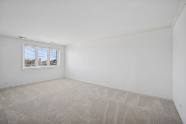 1695 2nd Street 402, Highland Park, IL 60035