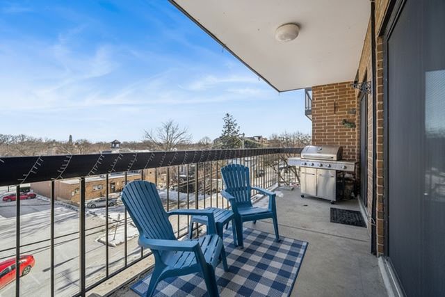 1695 2nd Street 402, Highland Park, IL 60035