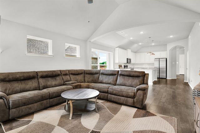 208 Rosemary Drive, Azle, TX 76020