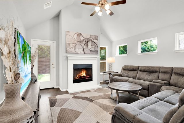 208 Rosemary Drive, Azle, TX 76020