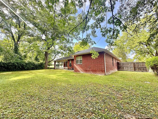 509 W 2nd Street, Tahlequah, OK 74464