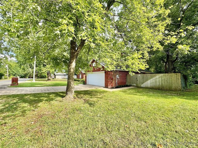 509 W 2nd Street, Tahlequah, OK 74464