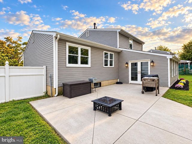 5913 HUDSON RD, Bensalem, PA 19020