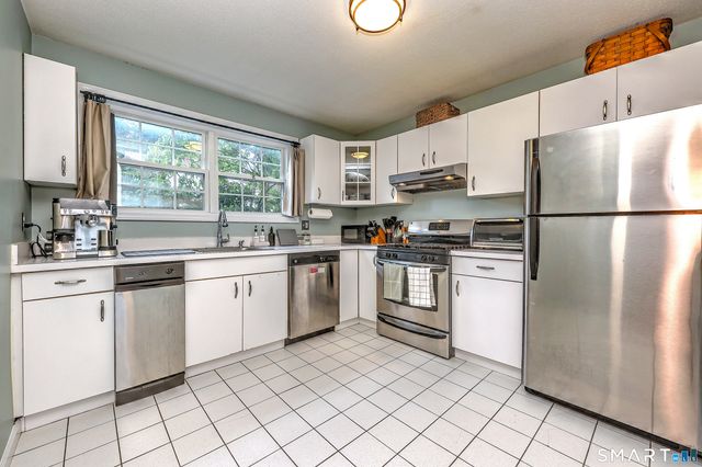 2390 State Street 7I, Hamden, CT 06517