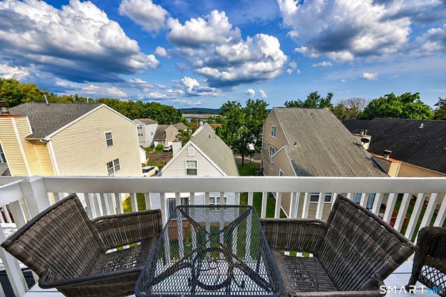 2390 State Street 7I, Hamden, CT 06517