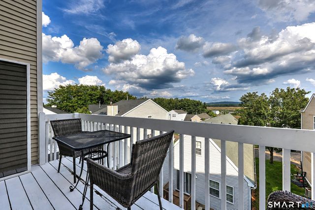 2390 State Street 7I, Hamden, CT 06517