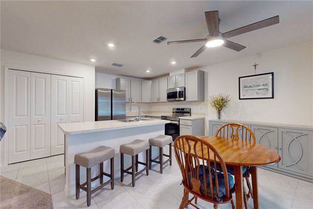 8745 100th Court, Vero Beach, FL 32967