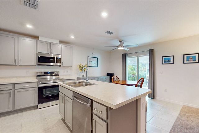 8745 100th Court, Vero Beach, FL 32967