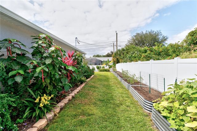 8745 100th Court, Vero Beach, FL 32967